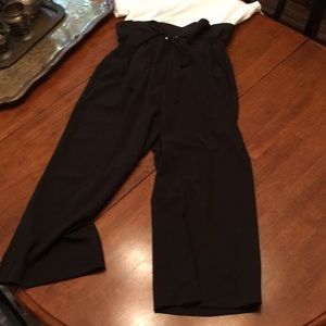 NY&Co. high waist-wide leg-crop pants. Size 8